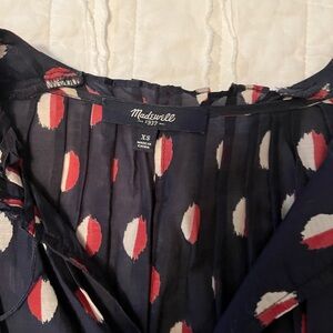 Madewell Navy and Red Patterned Top XS with cute tassel ties